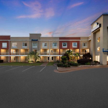 Days Inn By Wyndham Florence Near Civic Center Εξωτερικό φωτογραφία
