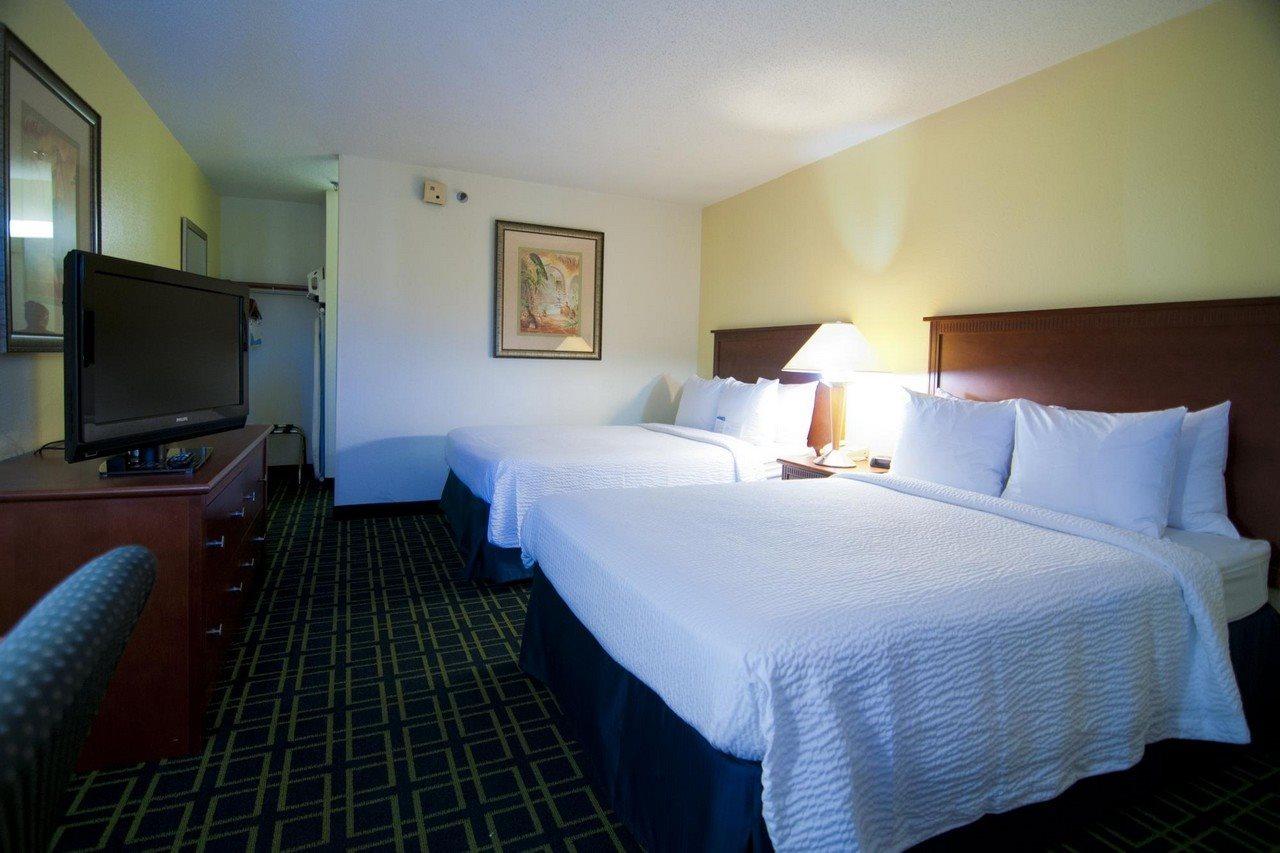 Days Inn By Wyndham Florence Near Civic Center Εξωτερικό φωτογραφία