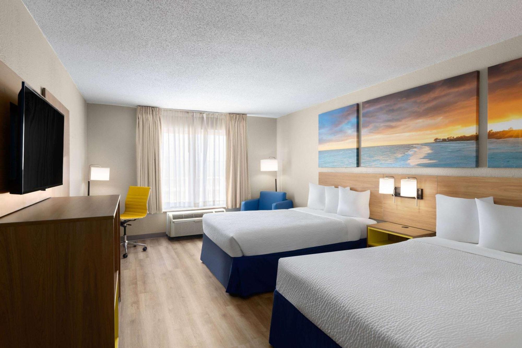 Days Inn By Wyndham Florence Near Civic Center Εξωτερικό φωτογραφία
