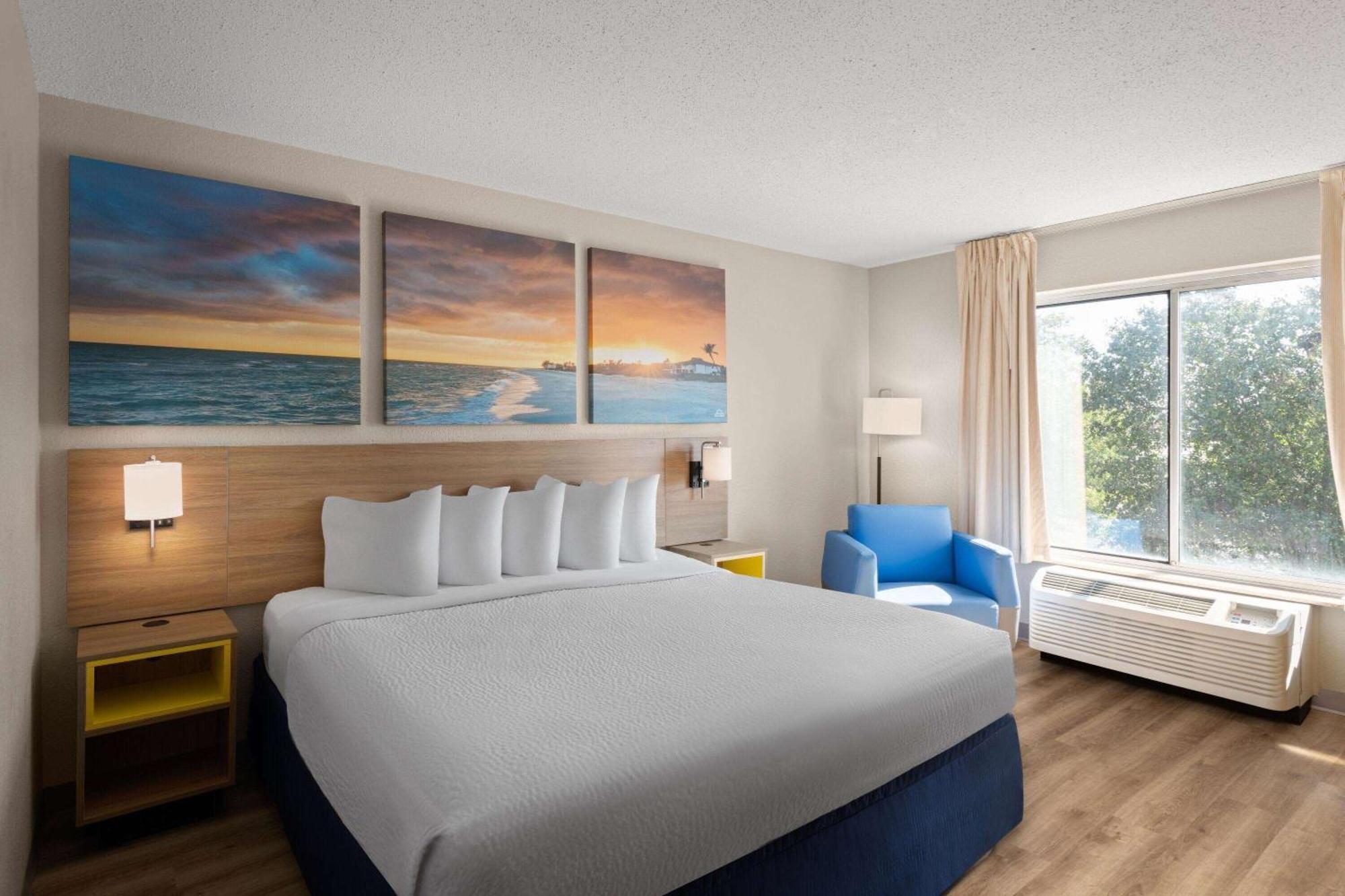 Days Inn By Wyndham Florence Near Civic Center Εξωτερικό φωτογραφία