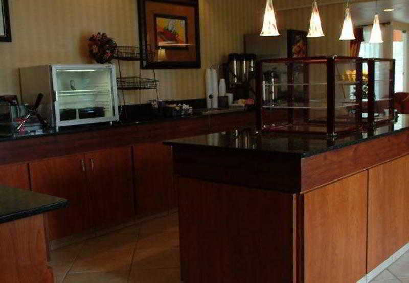 Days Inn By Wyndham Florence Near Civic Center Εξωτερικό φωτογραφία
