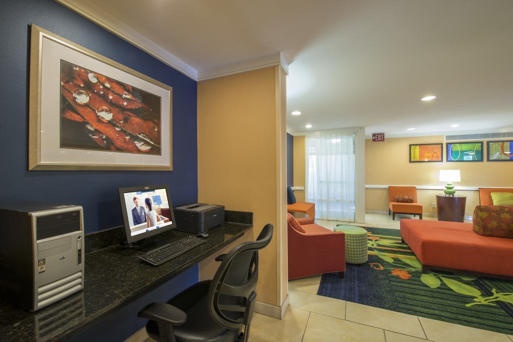 Days Inn By Wyndham Florence Near Civic Center Εξωτερικό φωτογραφία