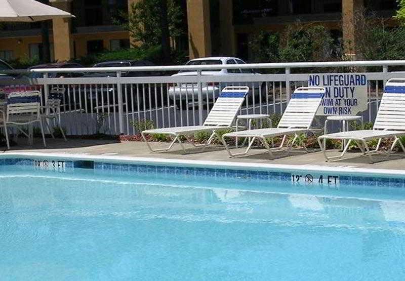Days Inn By Wyndham Florence Near Civic Center Εξωτερικό φωτογραφία