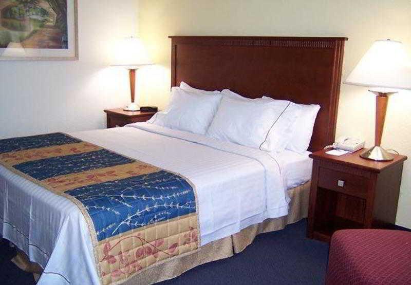 Days Inn By Wyndham Florence Near Civic Center Δωμάτιο φωτογραφία