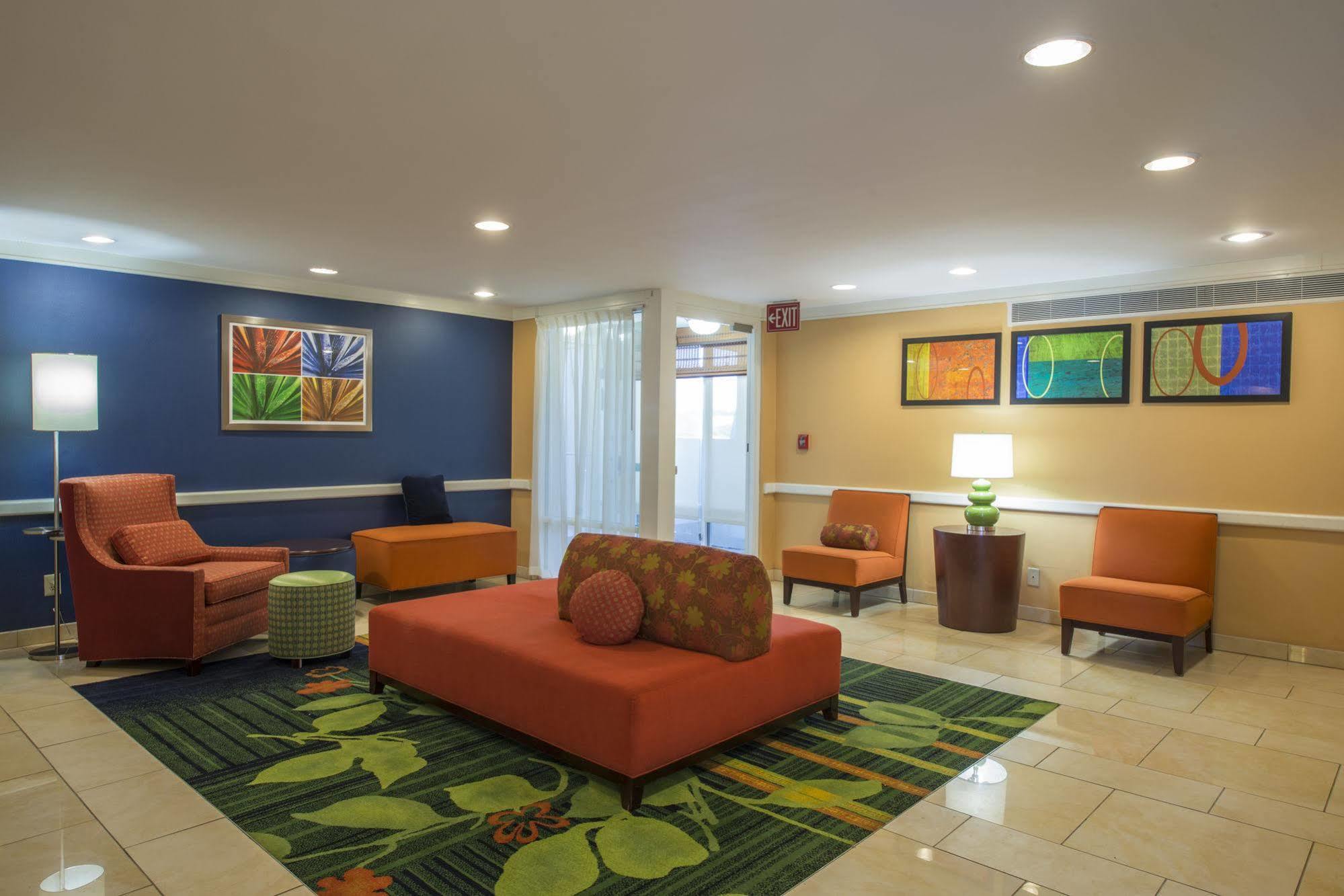 Days Inn By Wyndham Florence Near Civic Center Εξωτερικό φωτογραφία